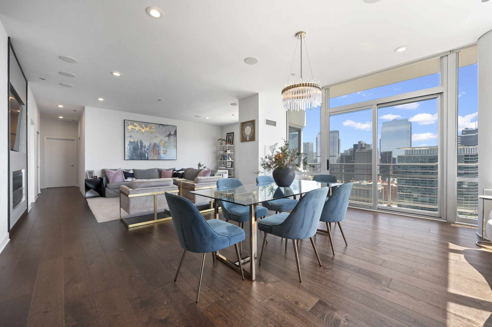 737 W Washington Boulevard 3607 Property Photo 4
