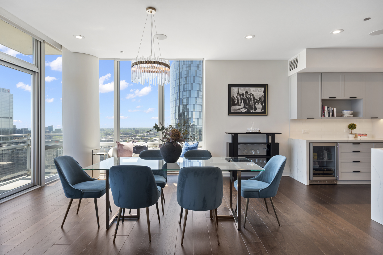 737 W Washington Boulevard 3607 Property Photo 10
