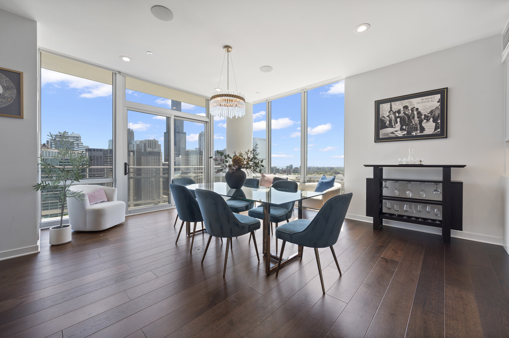 737 W Washington Boulevard 3607 Property Photo 11