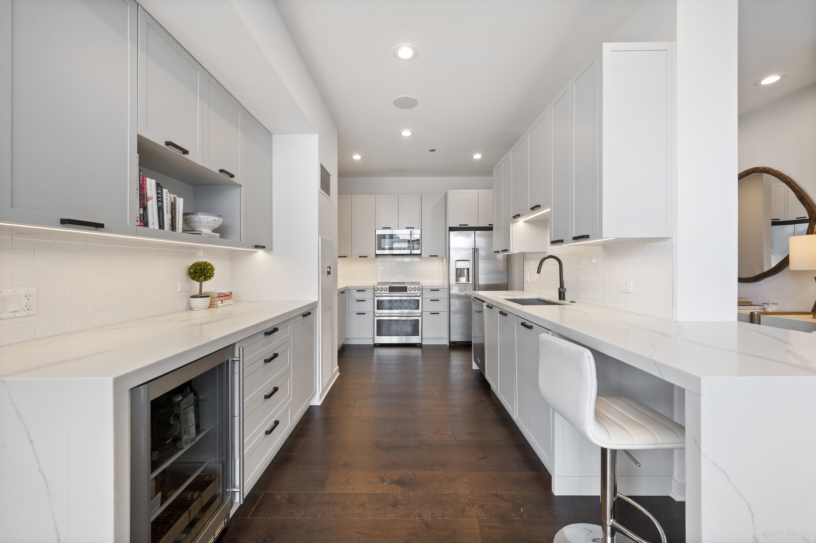 737 W Washington Boulevard 3607 Property Photo 14