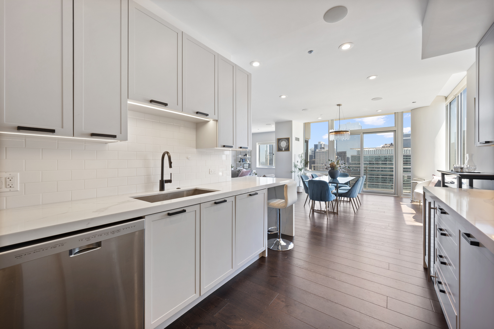 737 W Washington Boulevard 3607 Property Photo 16
