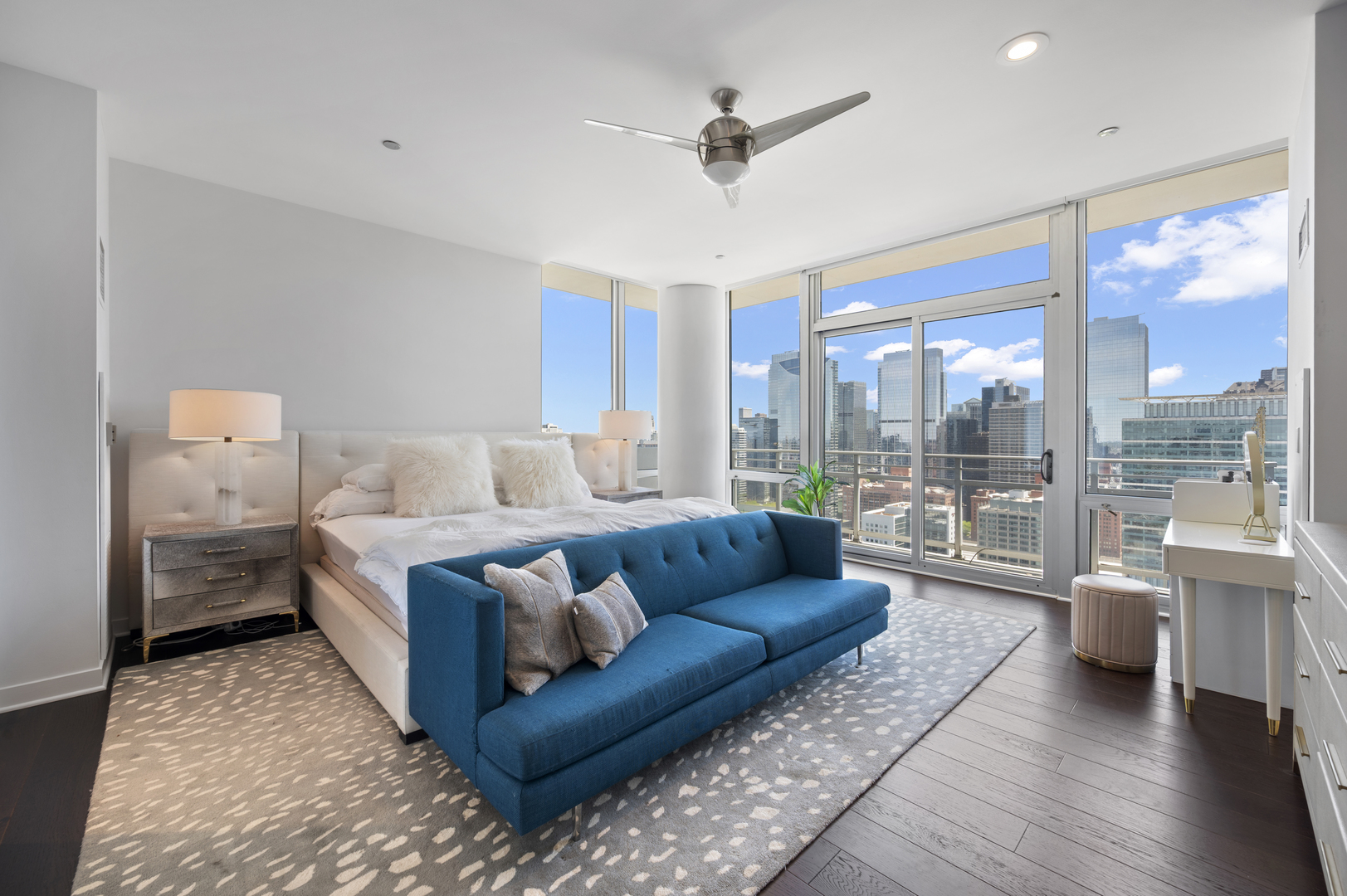 737 W Washington Boulevard 3607 Property Photo 18