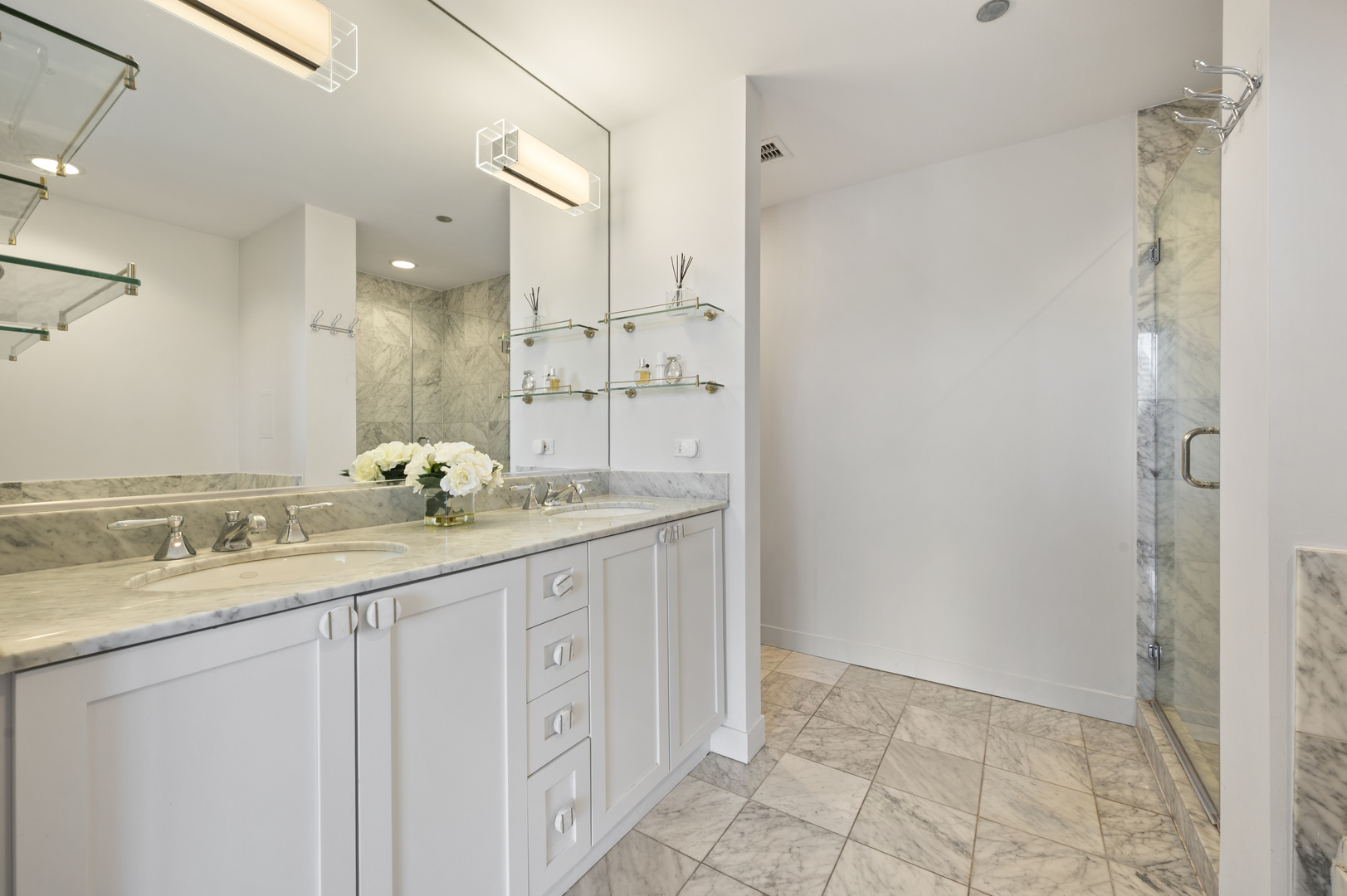 737 W Washington Boulevard 3607 Property Photo 23