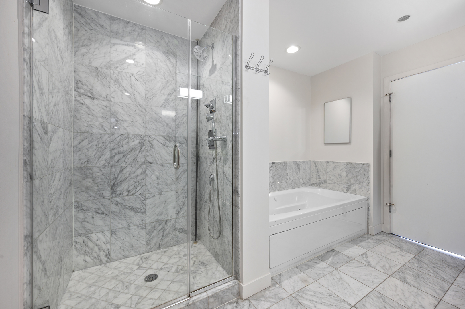 737 W Washington Boulevard 3607 Property Photo 24