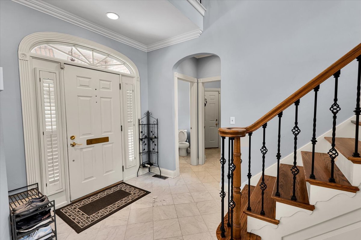310 N County Line Road Property Photo 5