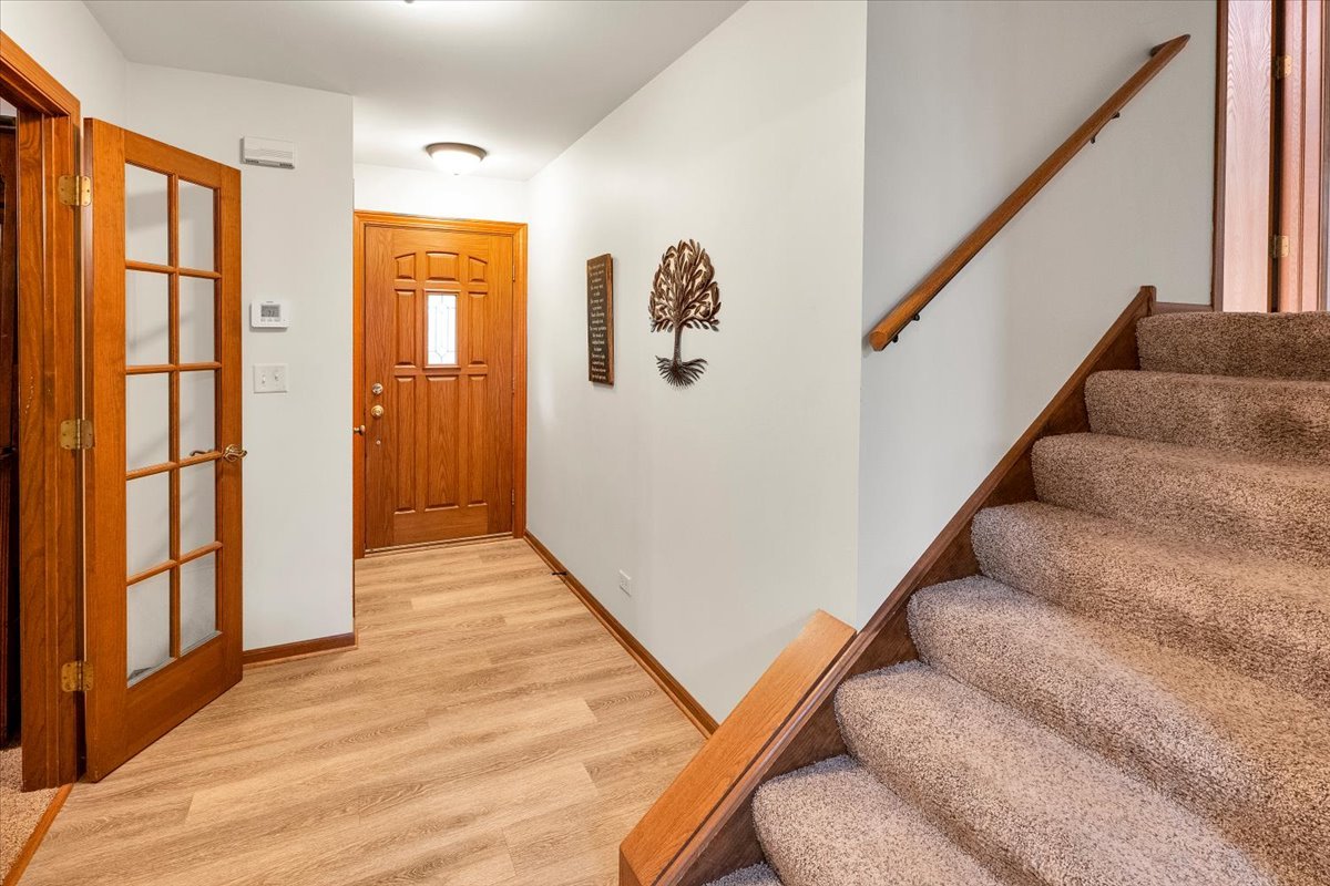 214 Deerpath Drive Property Photo 5