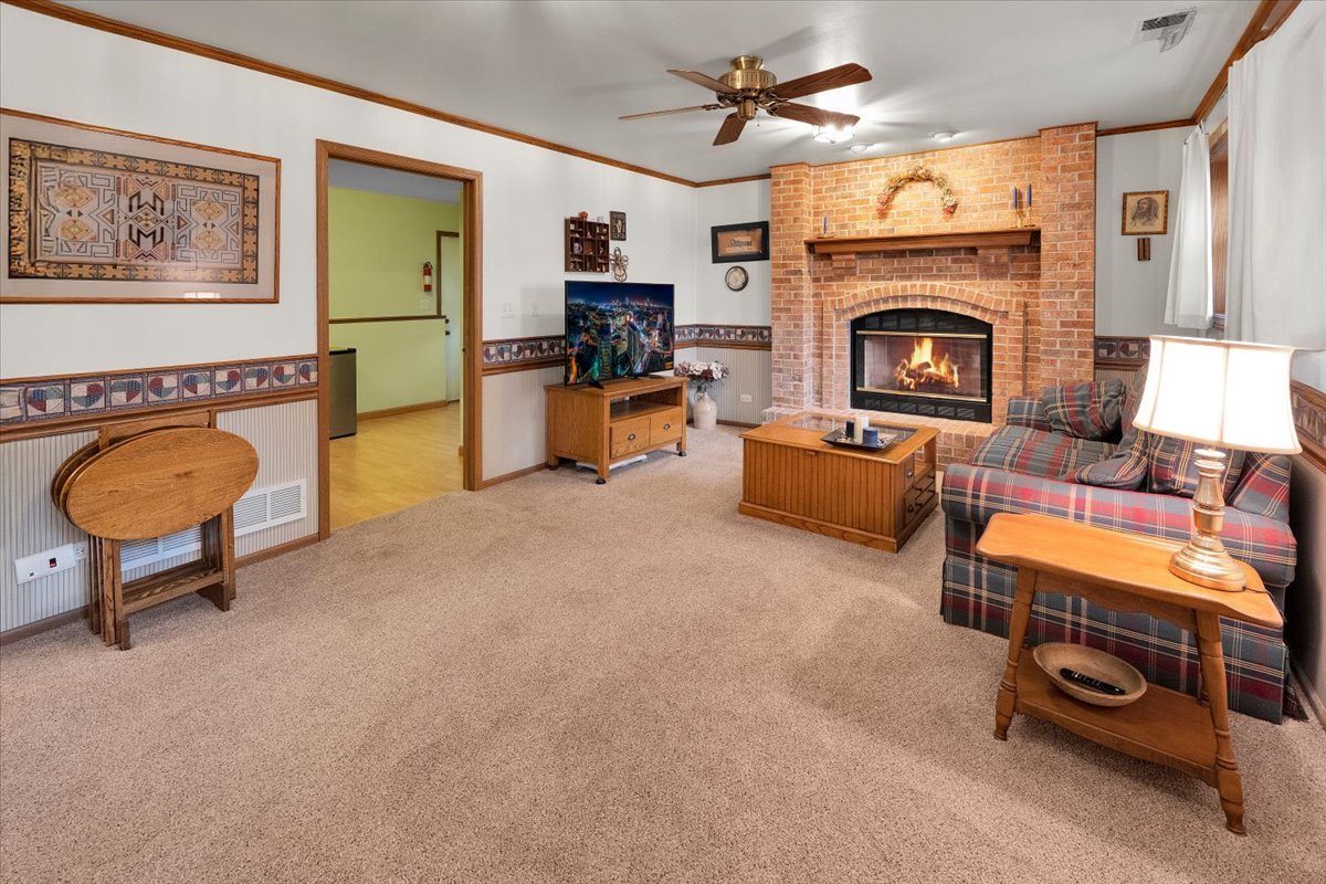 214 Deerpath Drive Property Photo 9