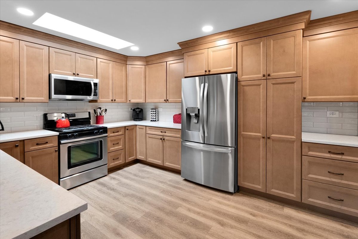 214 Deerpath Drive Property Photo 13