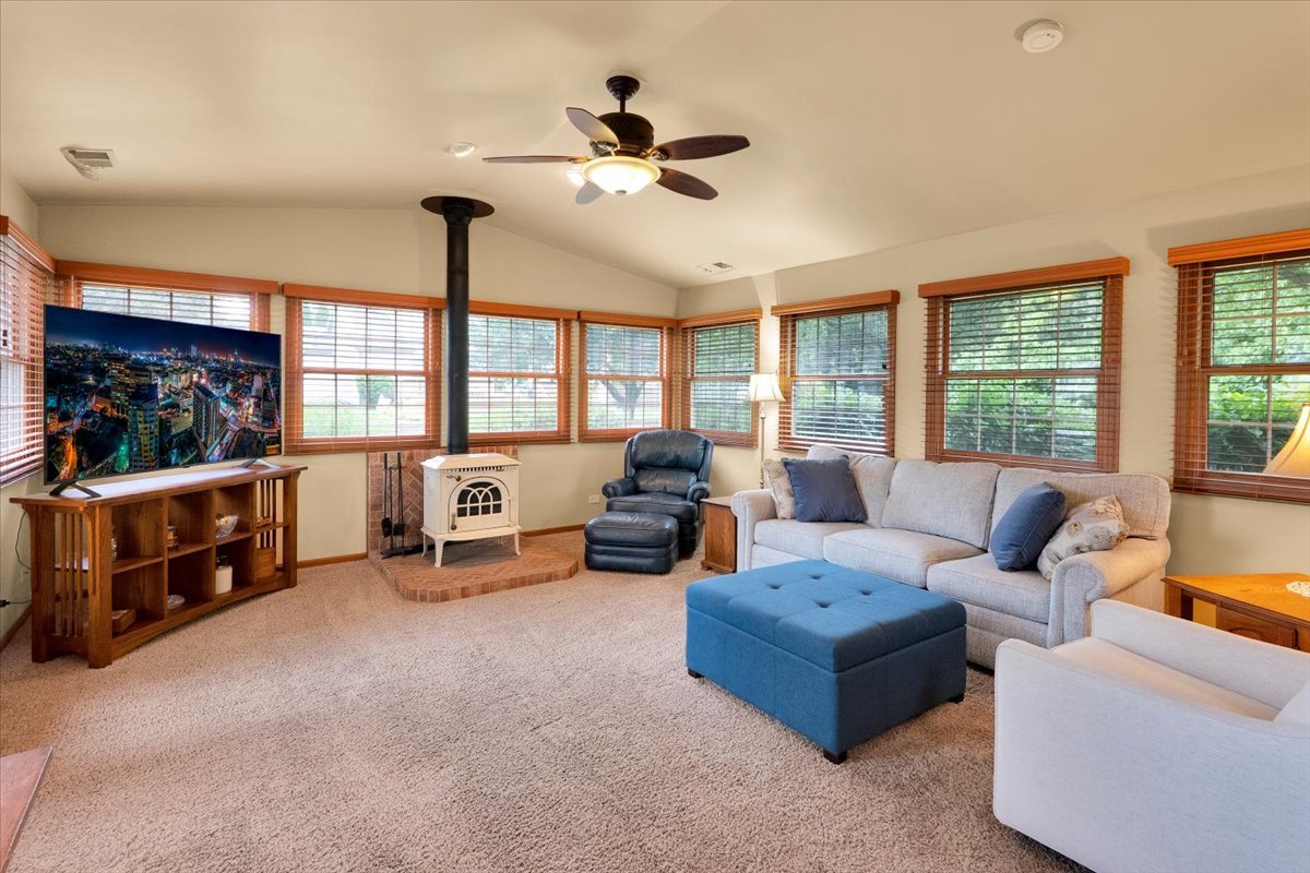 214 Deerpath Drive Property Photo 16