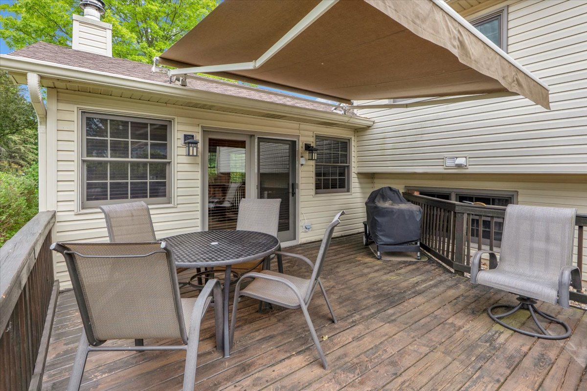 214 Deerpath Drive Property Photo 33