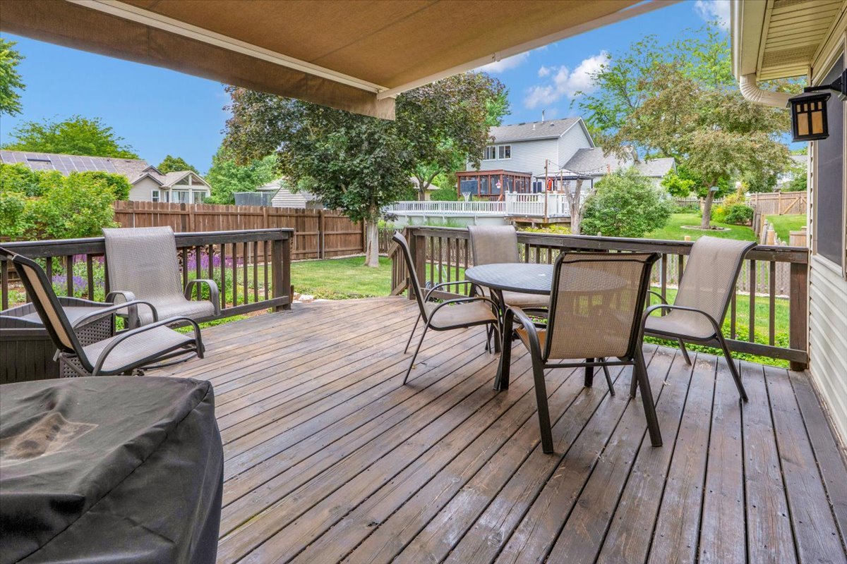 214 Deerpath Drive Property Photo 34