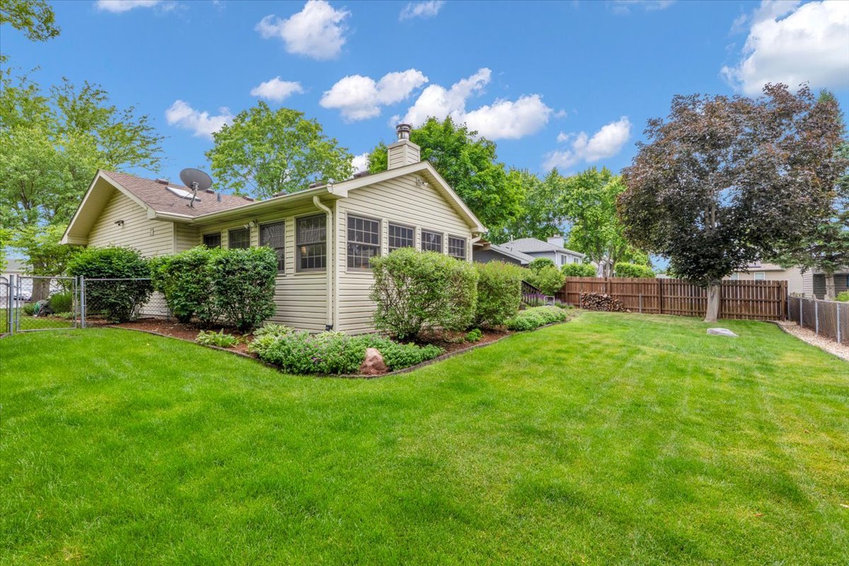 214 Deerpath Drive Property Photo 35
