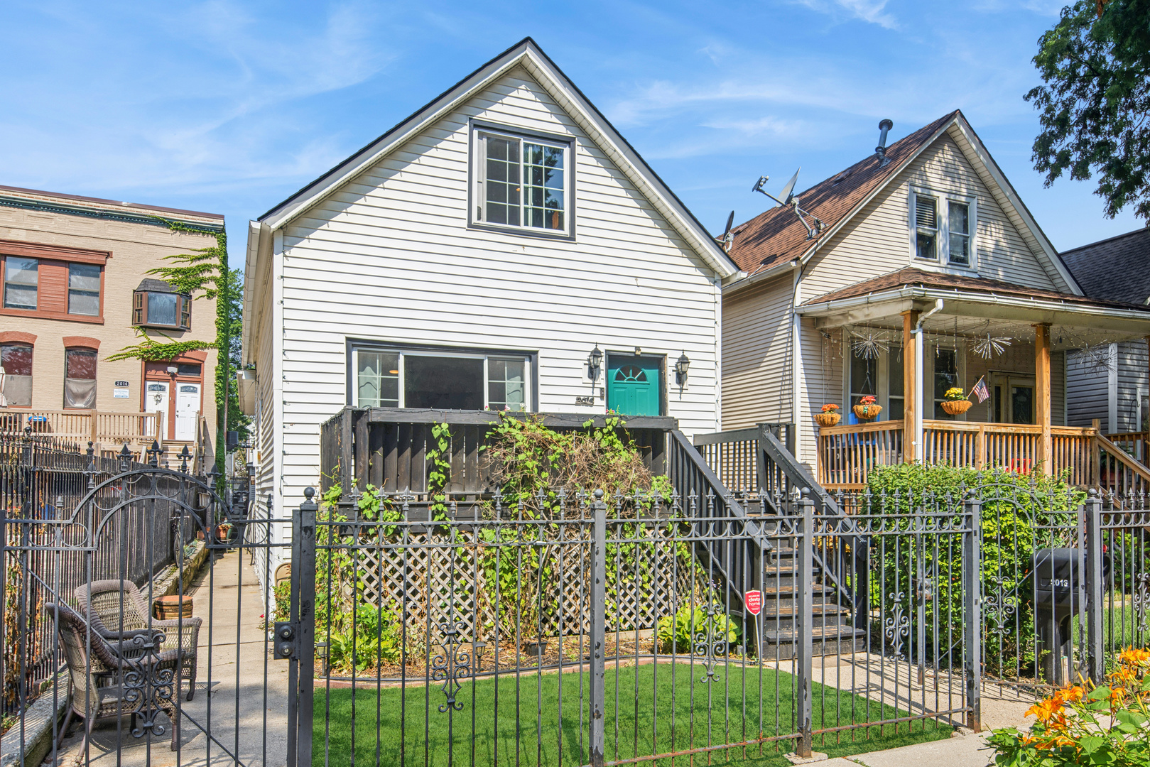 2016 N WHIPPLE Street