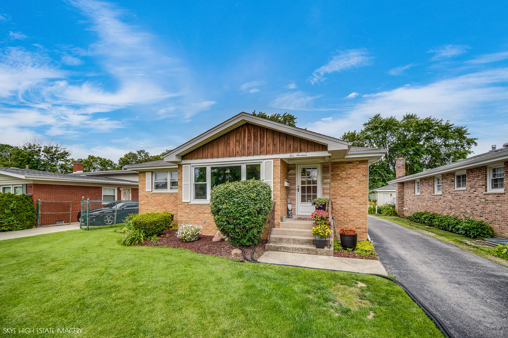 514 E 164th Place Property Photo 1