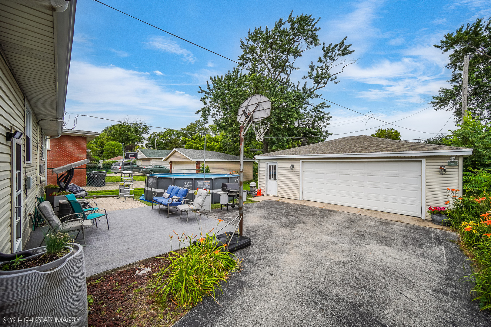 514 E 164th Place Property Photo 16