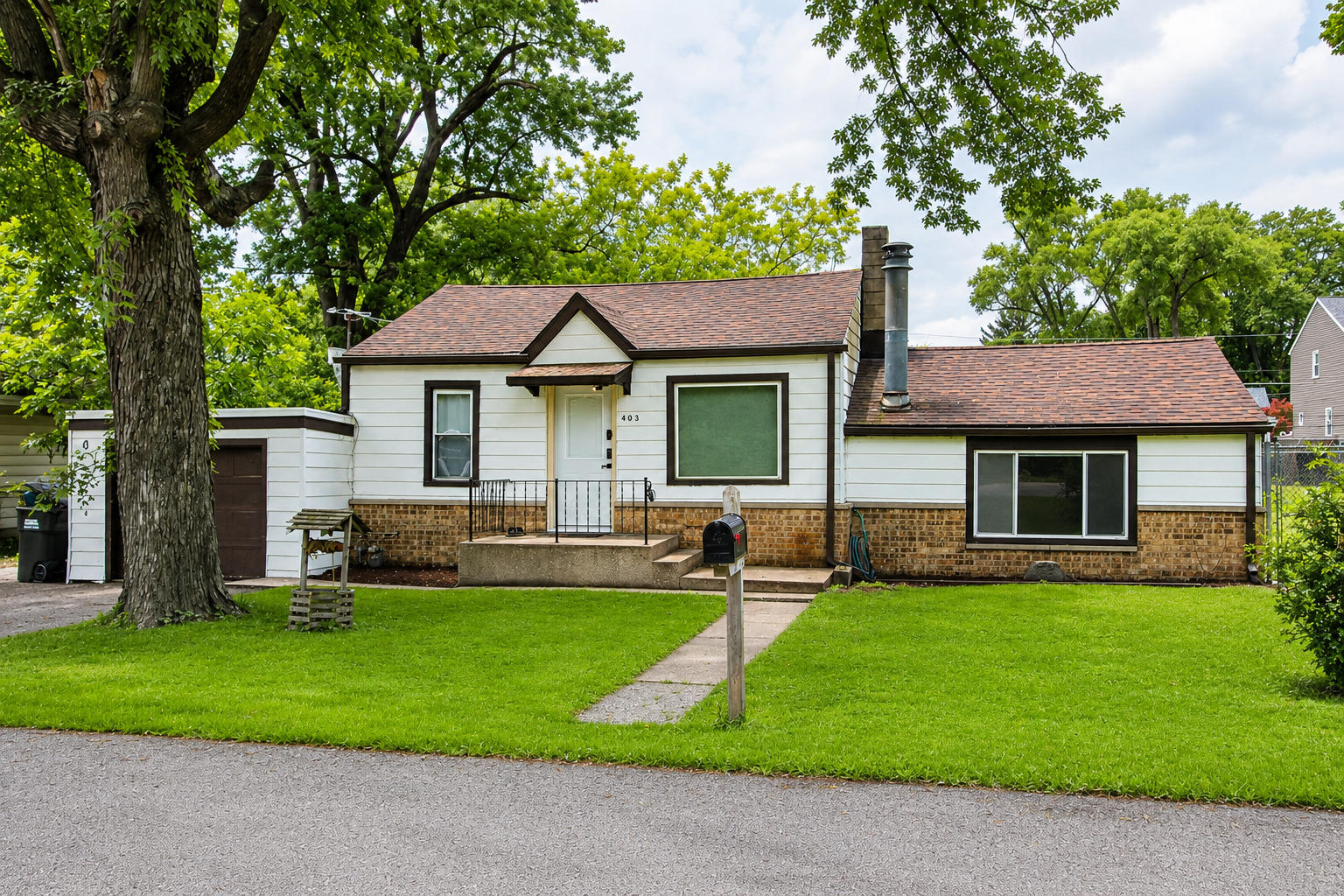 403 Maplewood Drive Property Photo 1