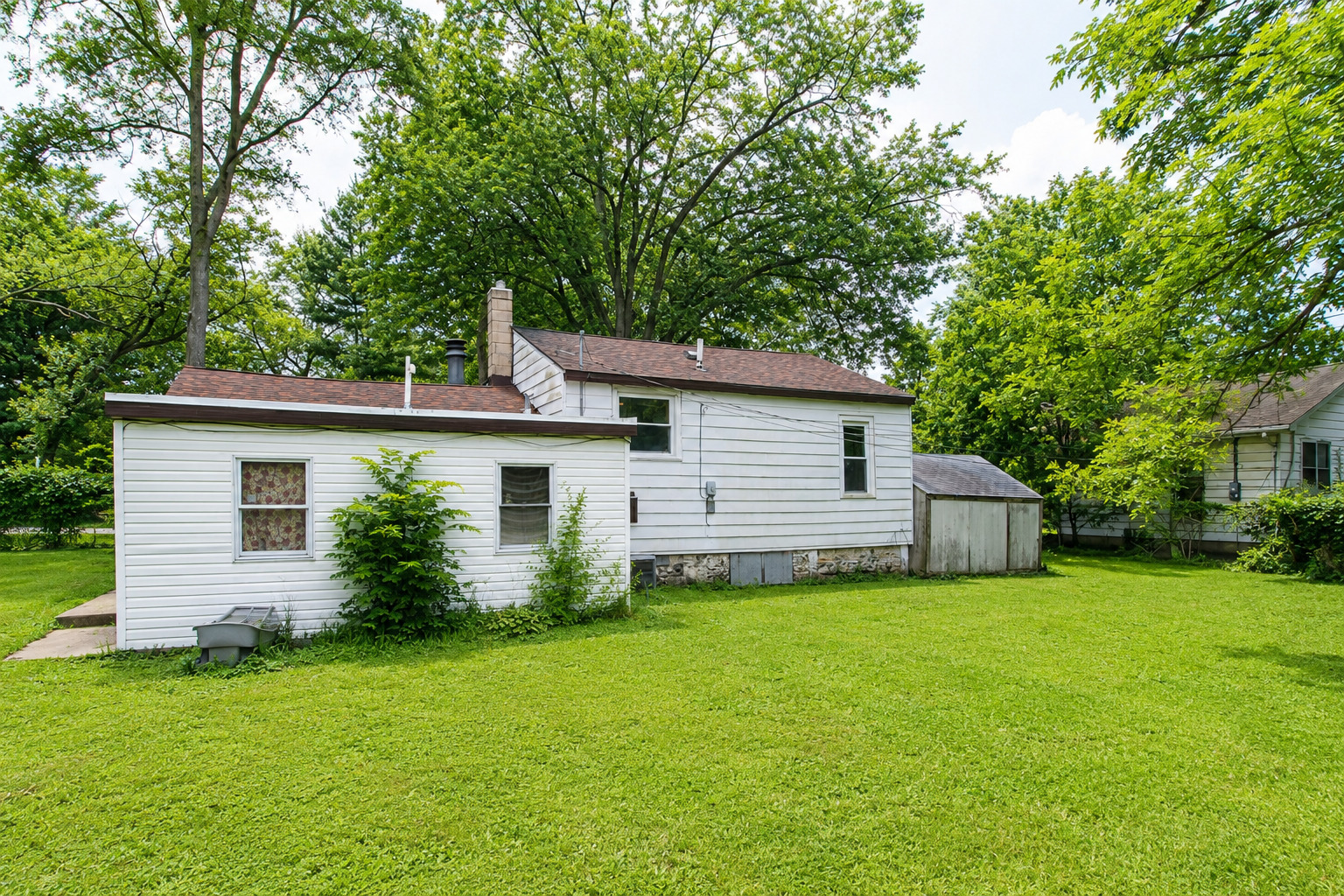 403 Maplewood Drive Property Photo 2