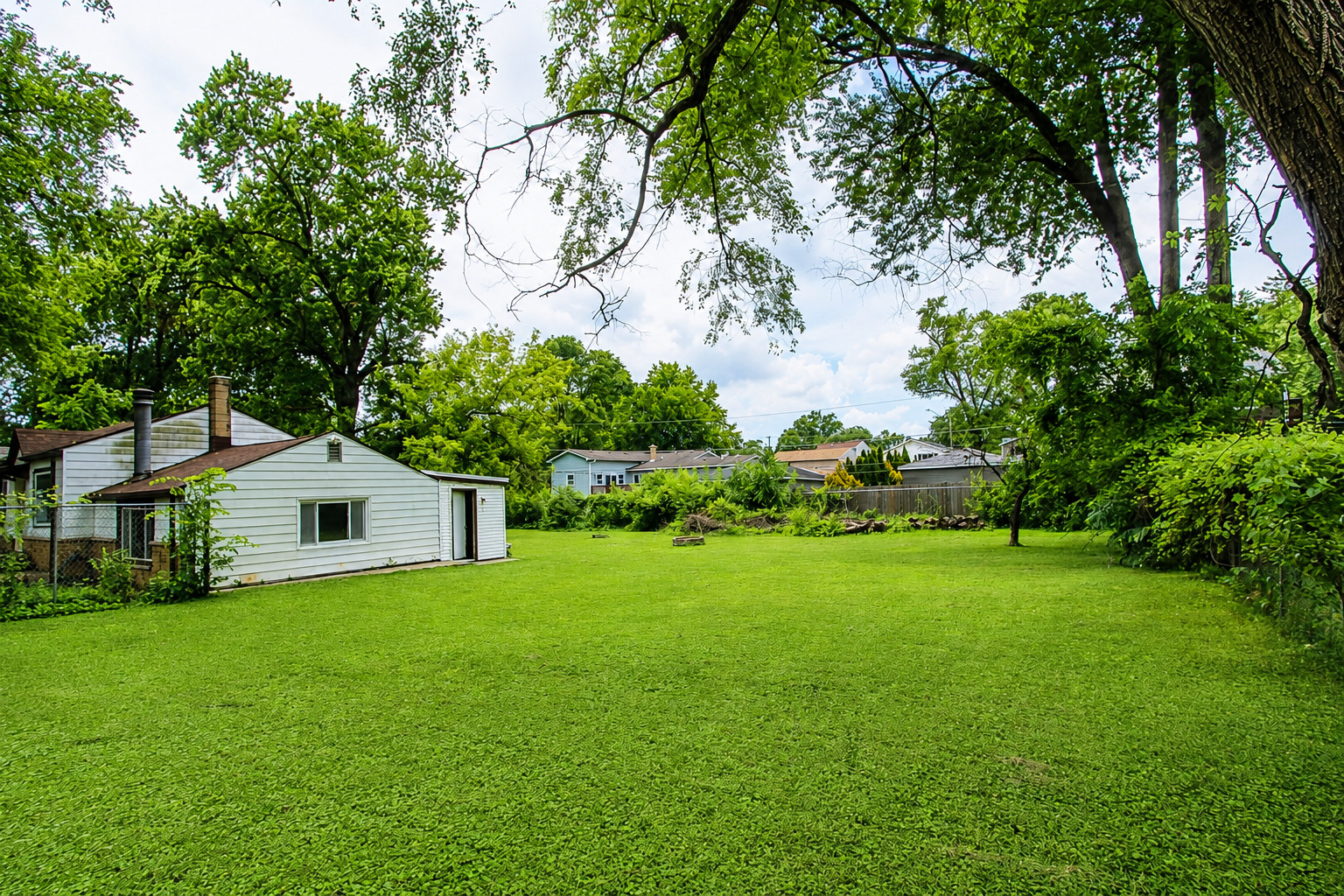 403 Maplewood Drive Property Photo 3