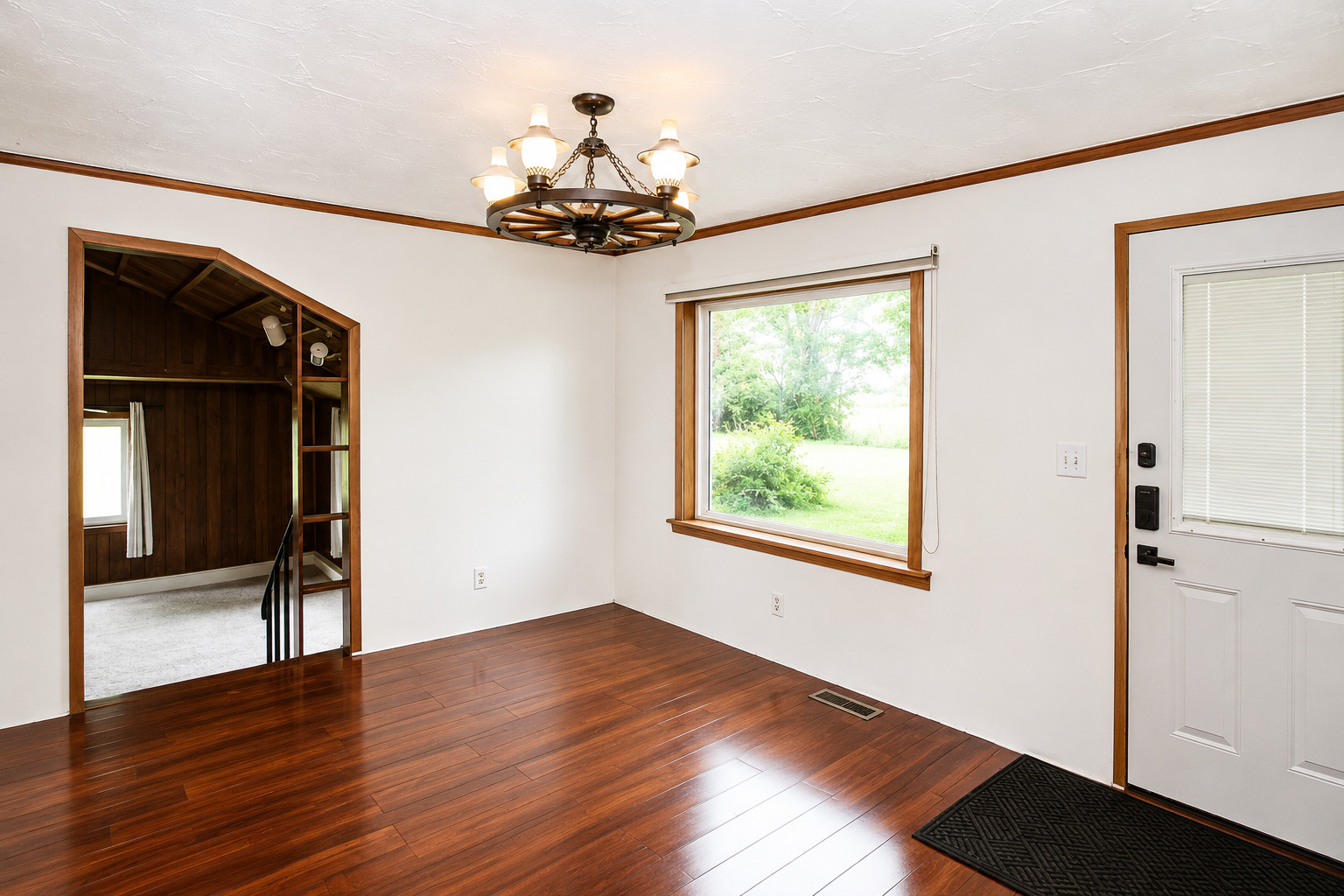403 Maplewood Drive Property Photo 5