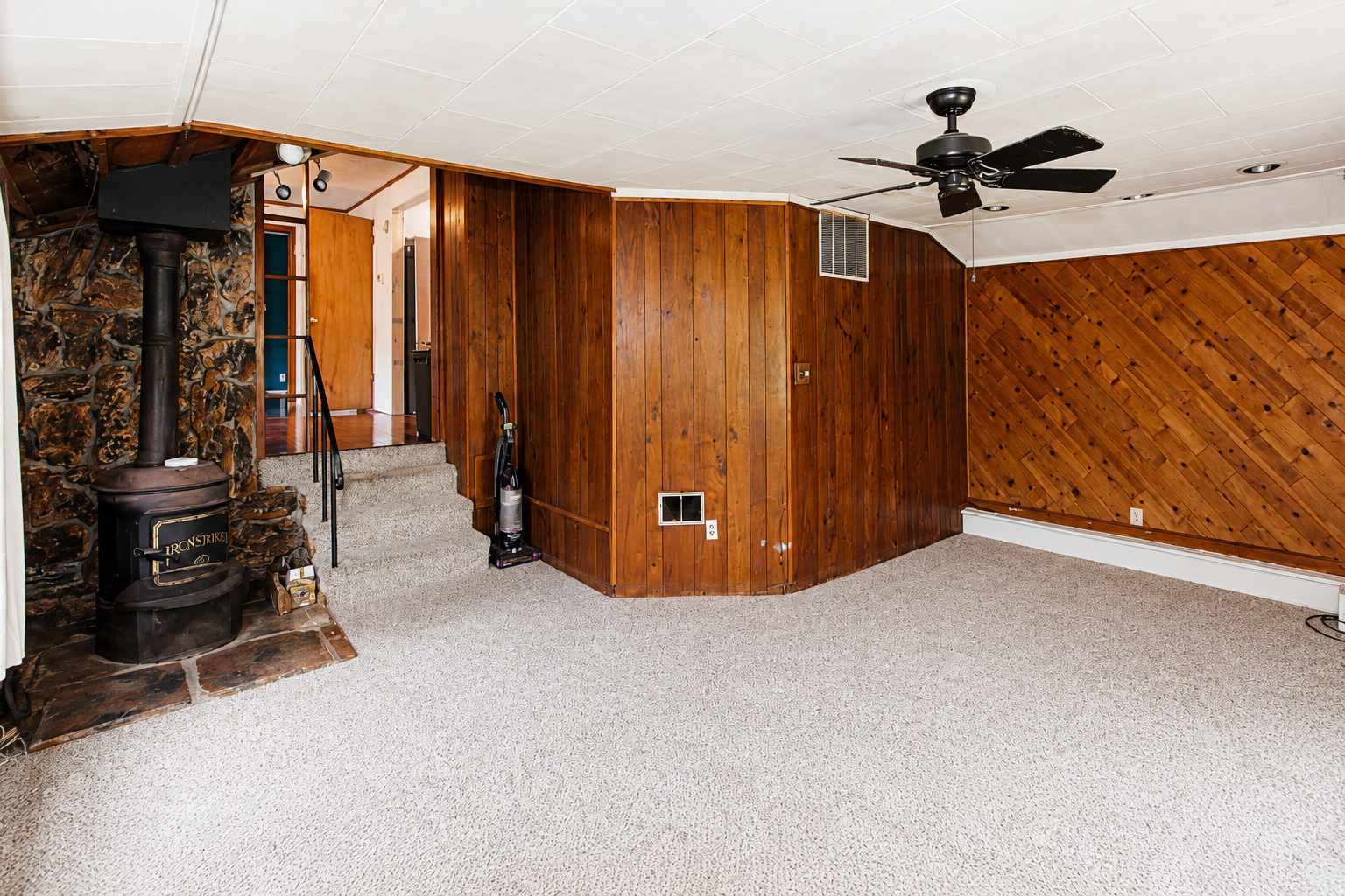 403 Maplewood Drive Property Photo 10