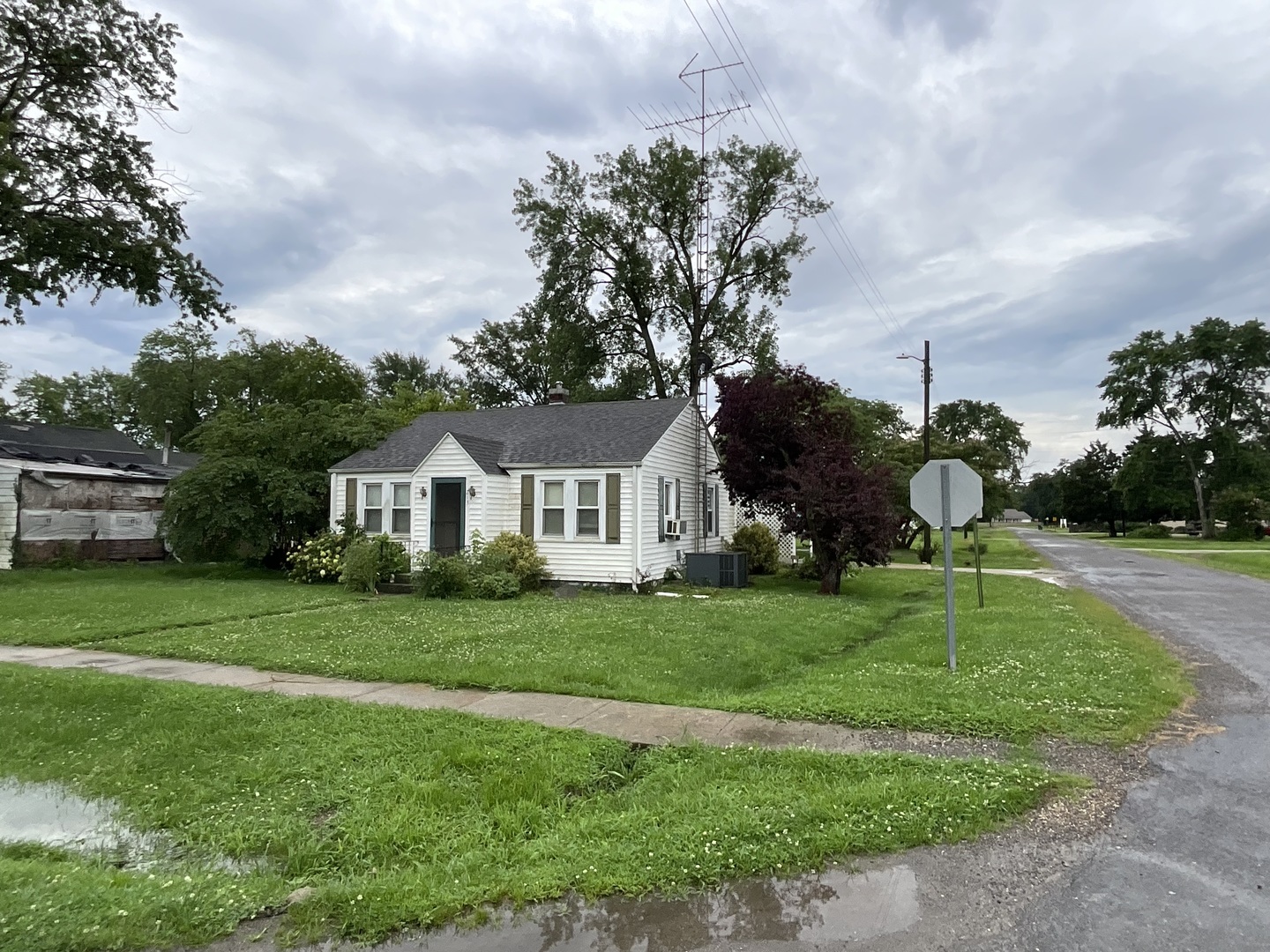 213 Maple Street Property Photo 1