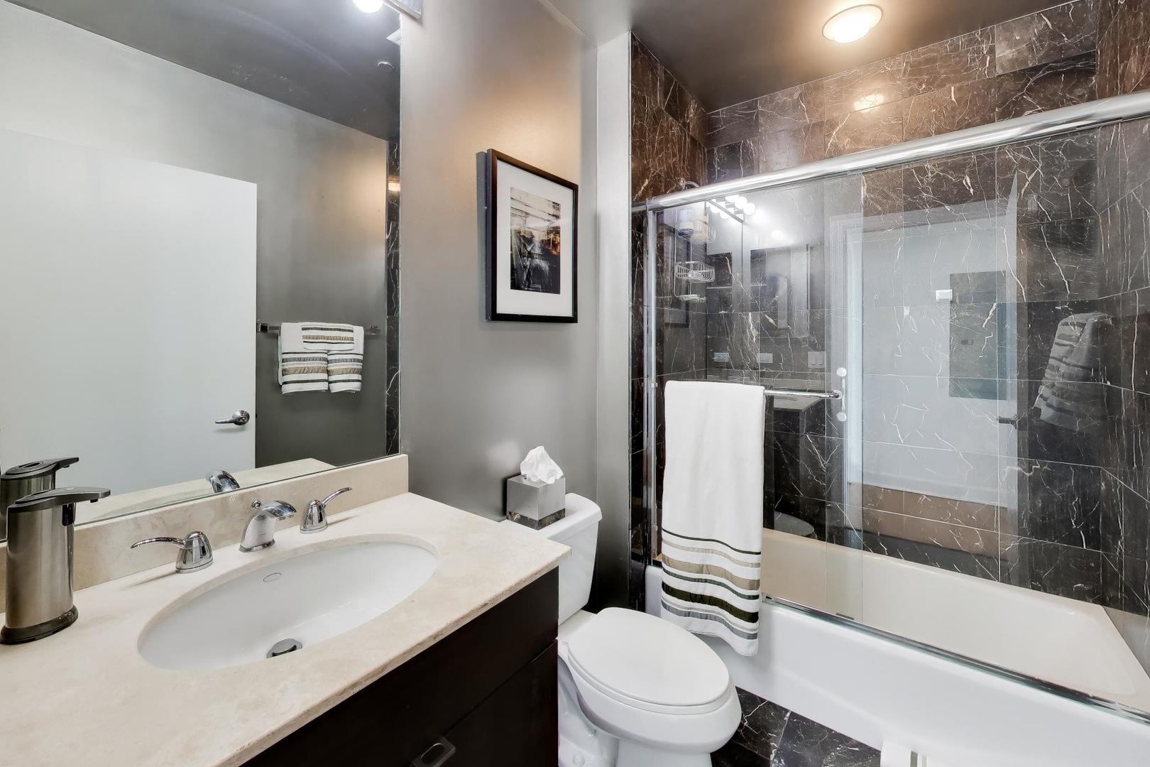 1211 S Prairie Avenue 3901 Property Photo 23