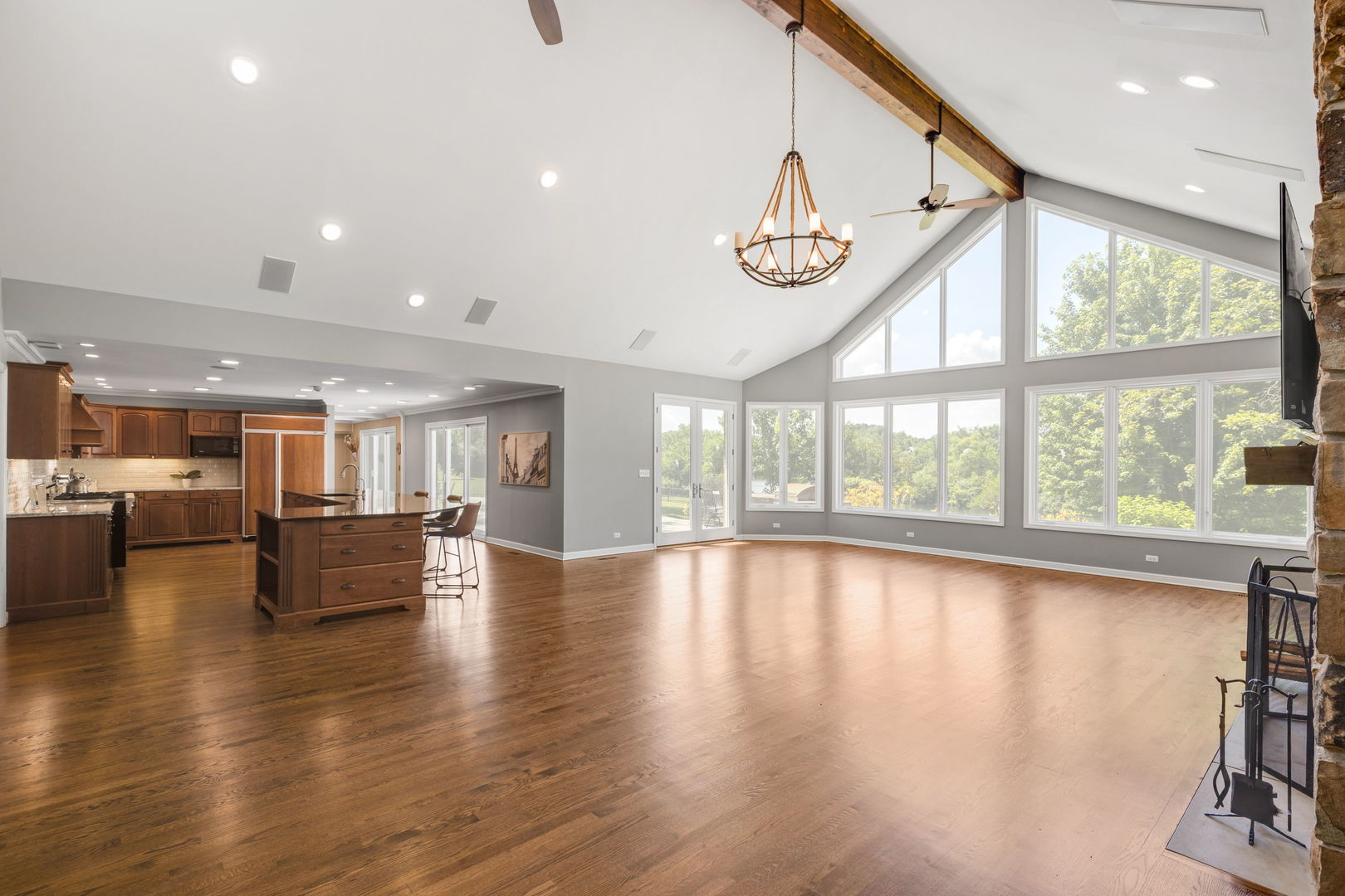419 Caesar Drive Property Photo 8