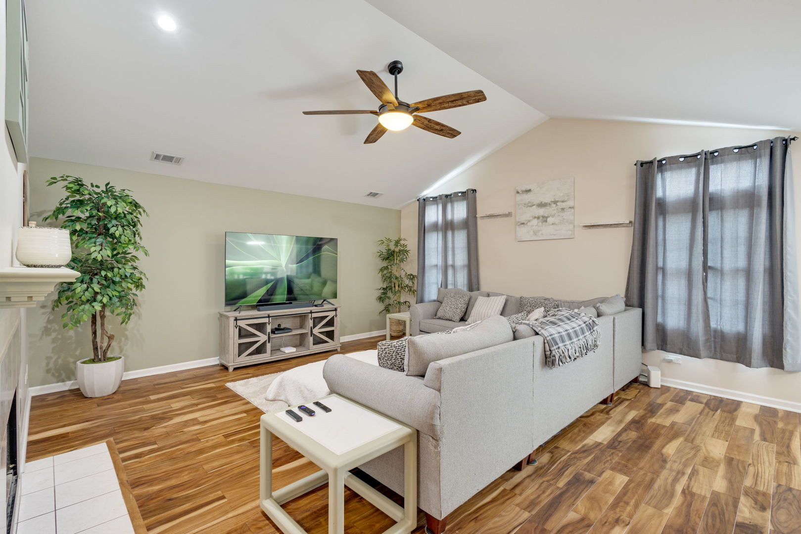 14547 Club Circle Drive Property Photo 3