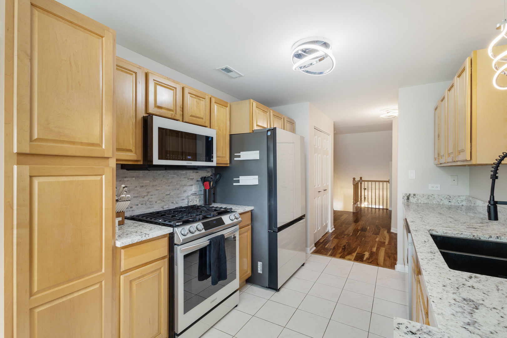 14547 Club Circle Drive Property Photo 7