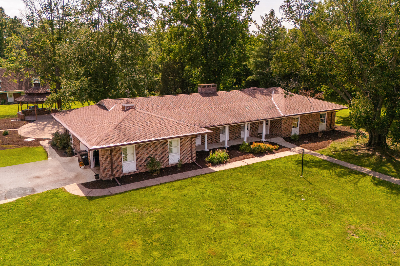 604 N Beadle Drive Property Photo 1