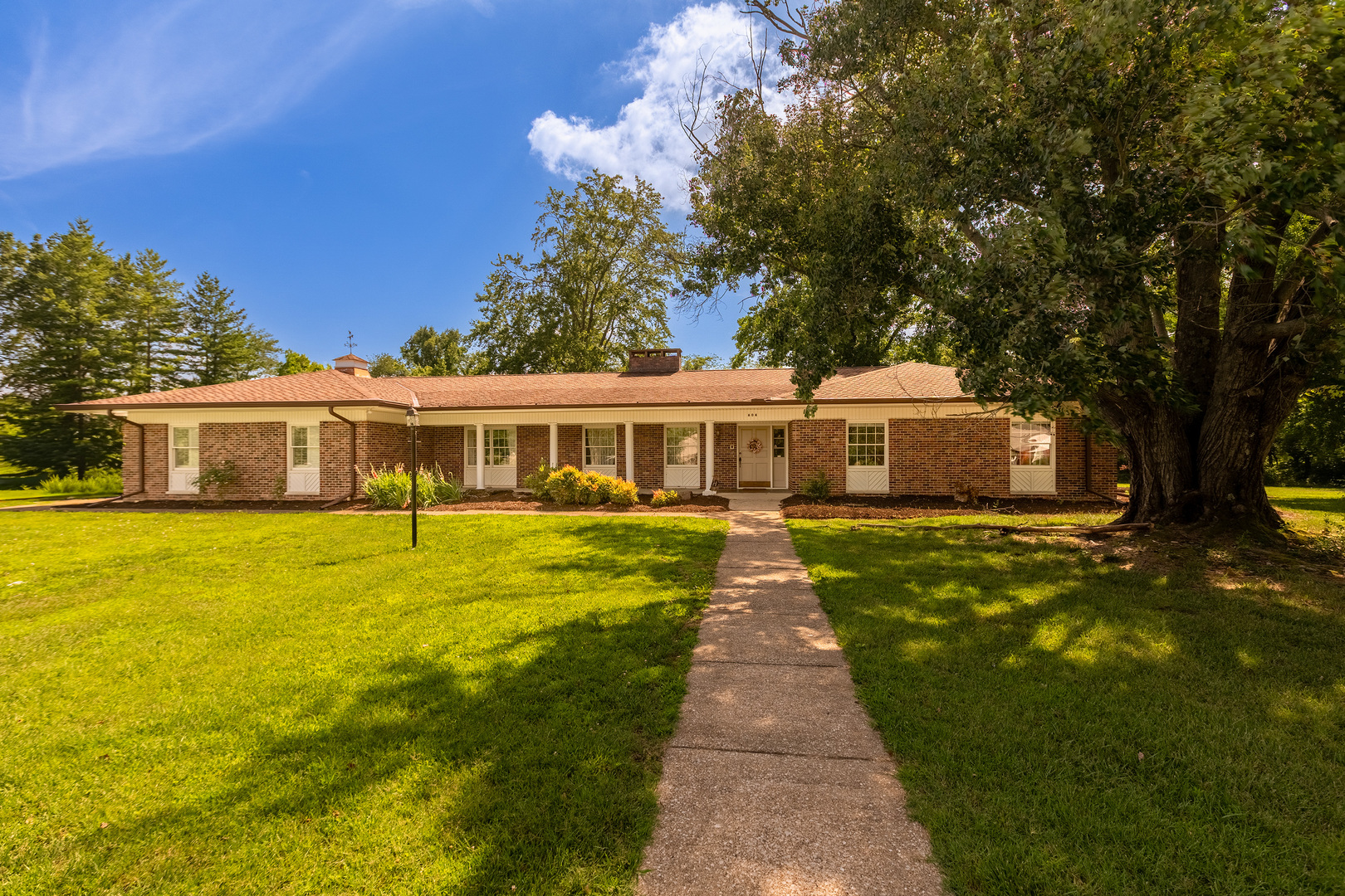 604 N Beadle Drive Property Photo 3