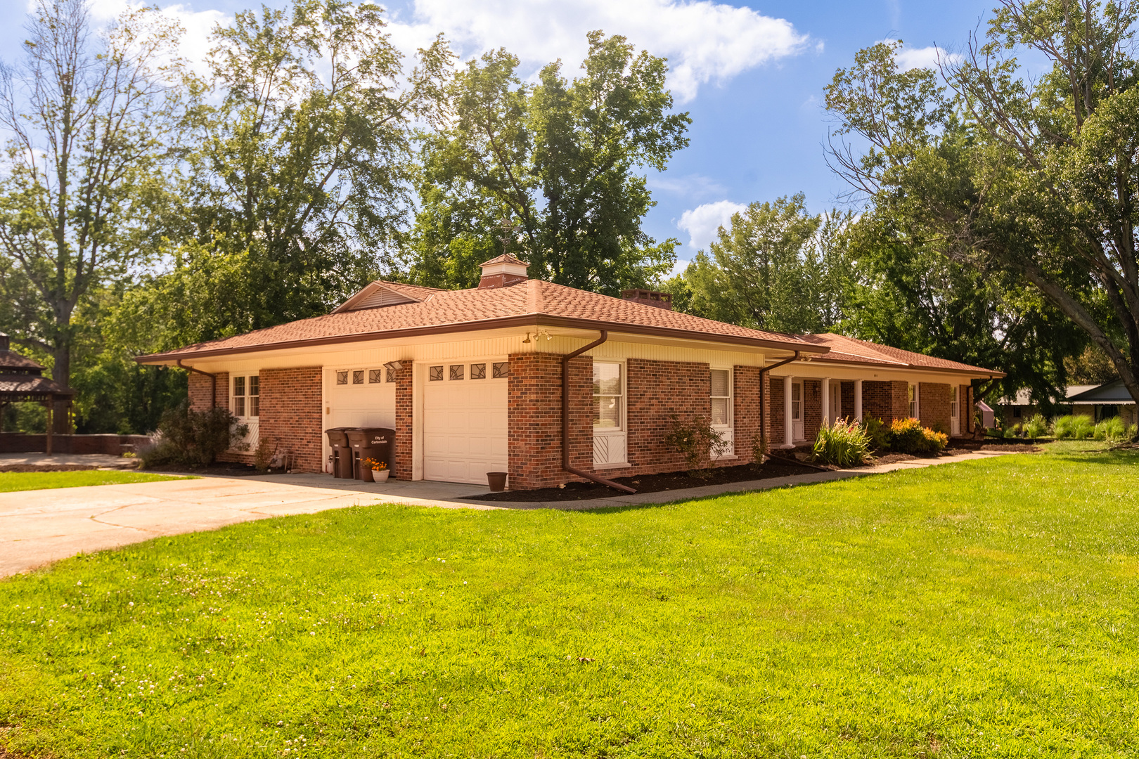 604 N Beadle Drive Property Photo 6