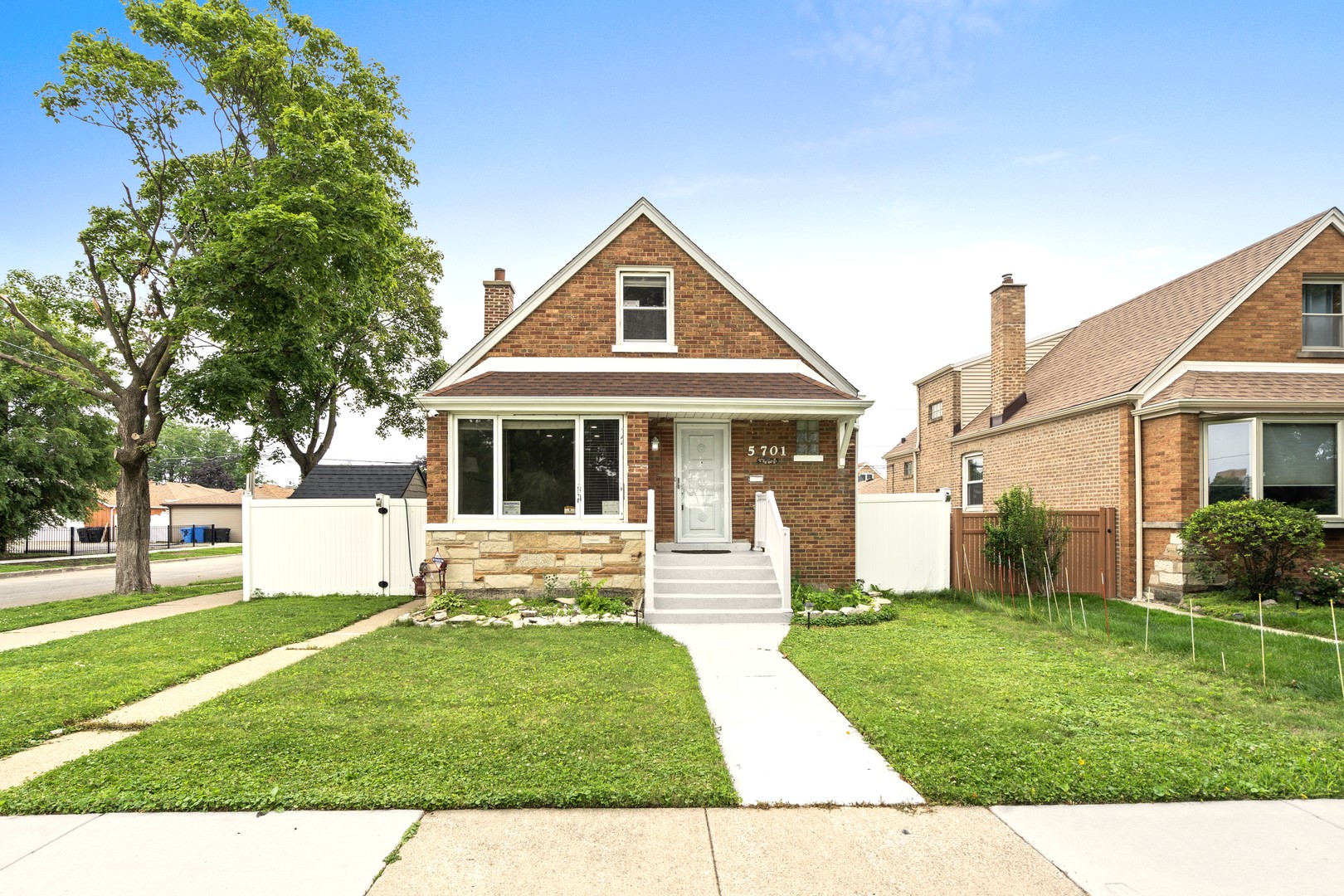 5701 S Mobile Avenue Property Photo