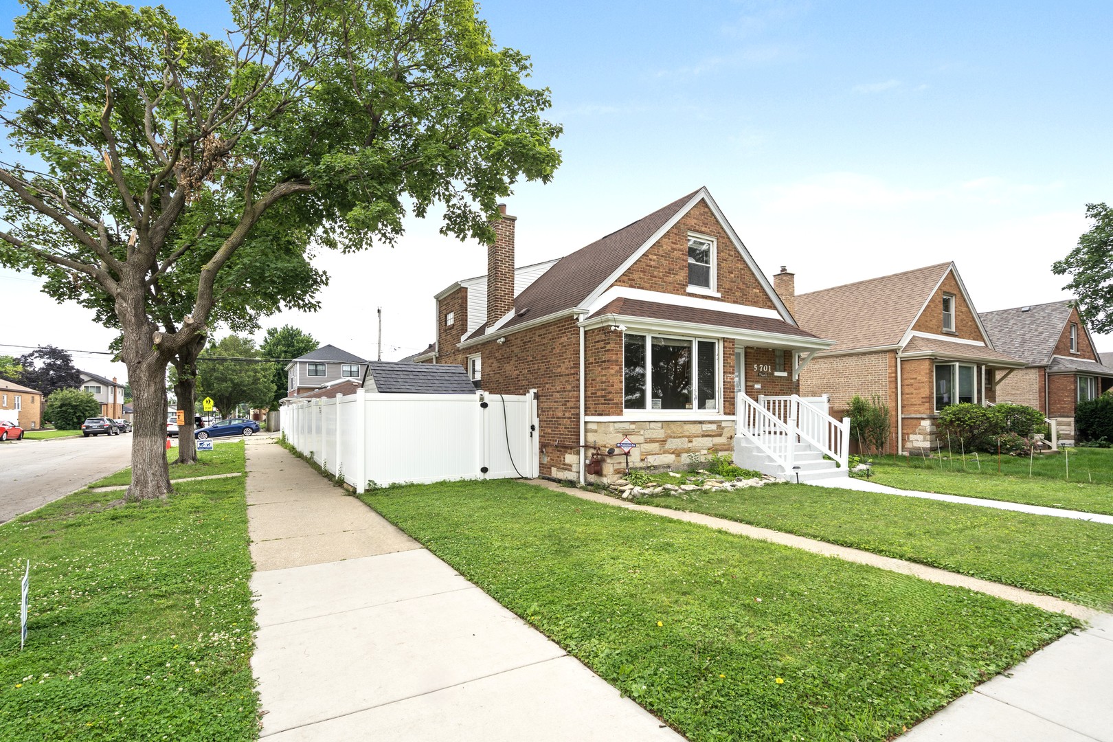 5701 S Mobile Avenue Property Photo 2