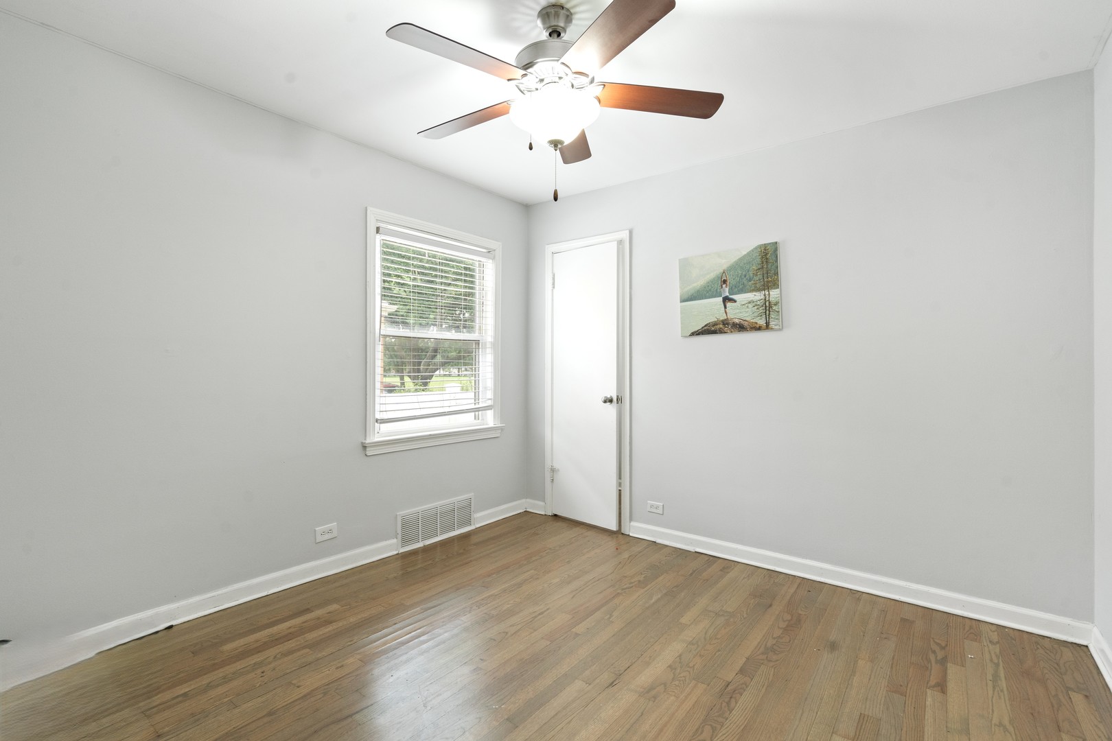 5701 S Mobile Avenue Property Photo 7