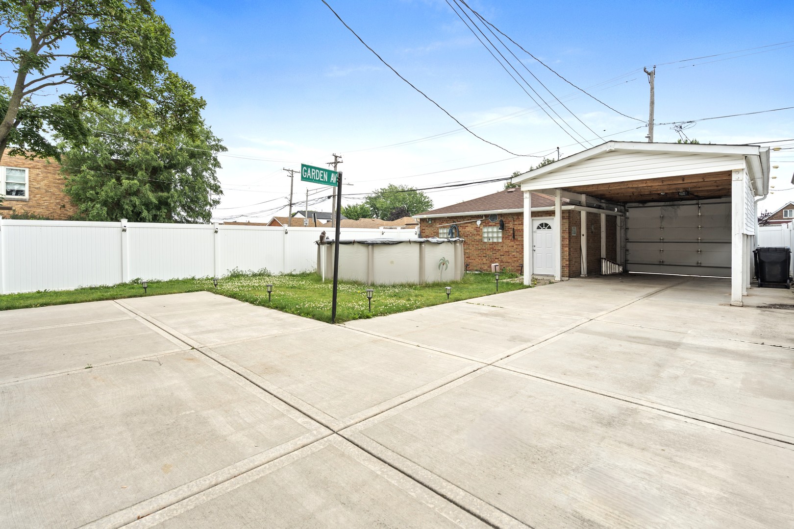 5701 S Mobile Avenue Property Photo 28