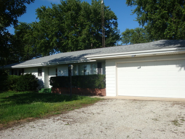 498 Park Street Property Photo 2