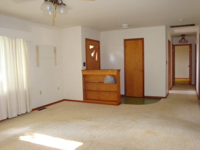 498 Park Street Property Photo 7