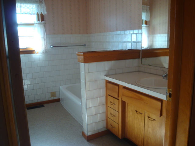 498 Park Street Property Photo 28