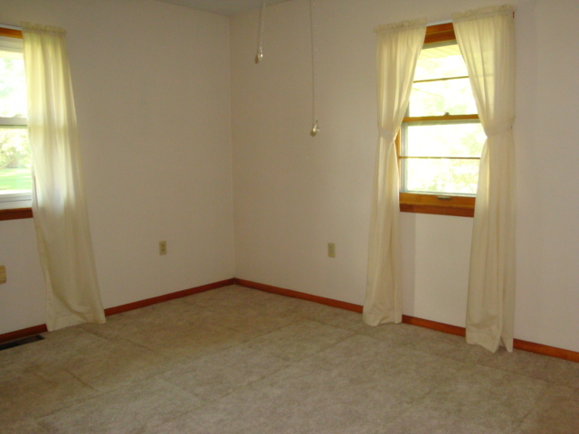 498 Park Street Property Photo 33