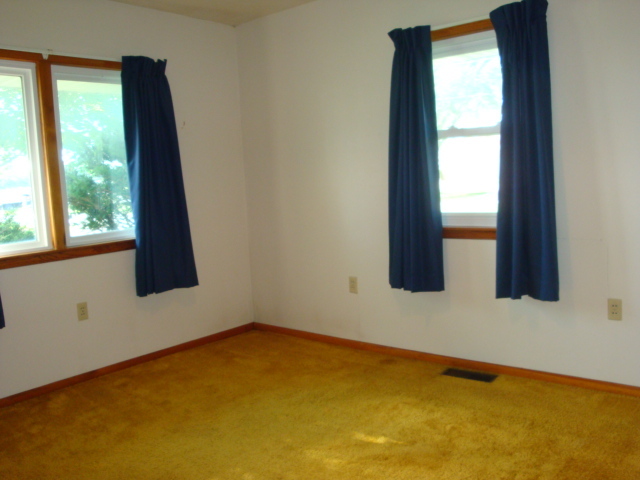 498 Park Street Property Photo 36