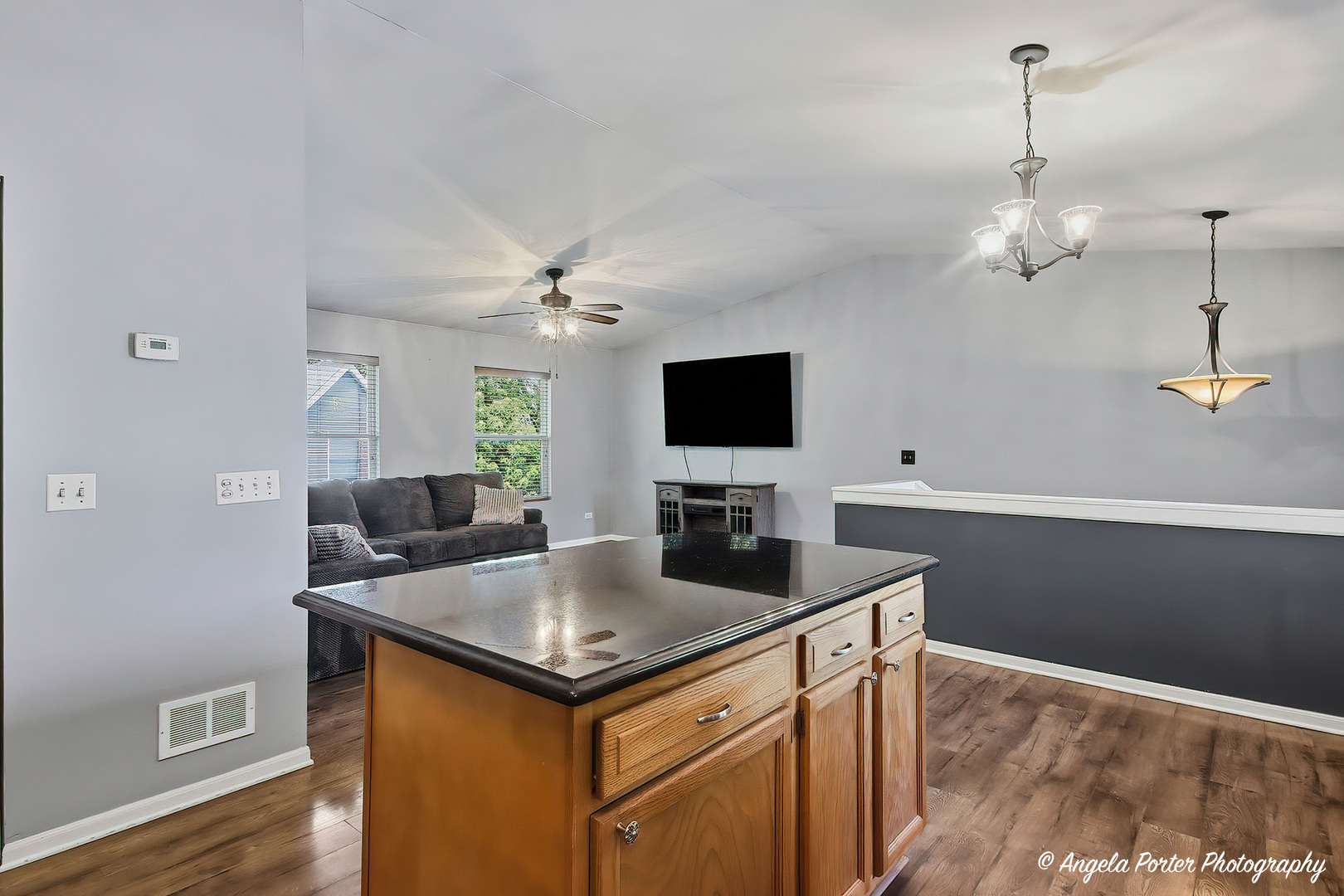 24903 W Oak Avenue Property Photo 8