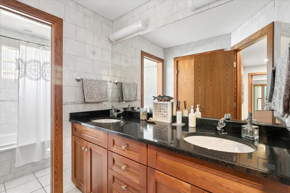 411 Drake Street Property Photo 8