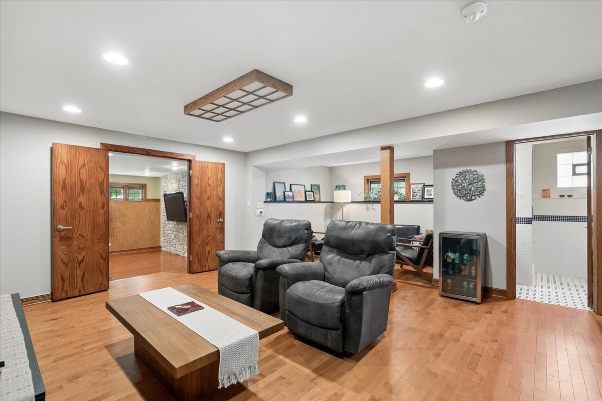 411 Drake Street Property Photo 18