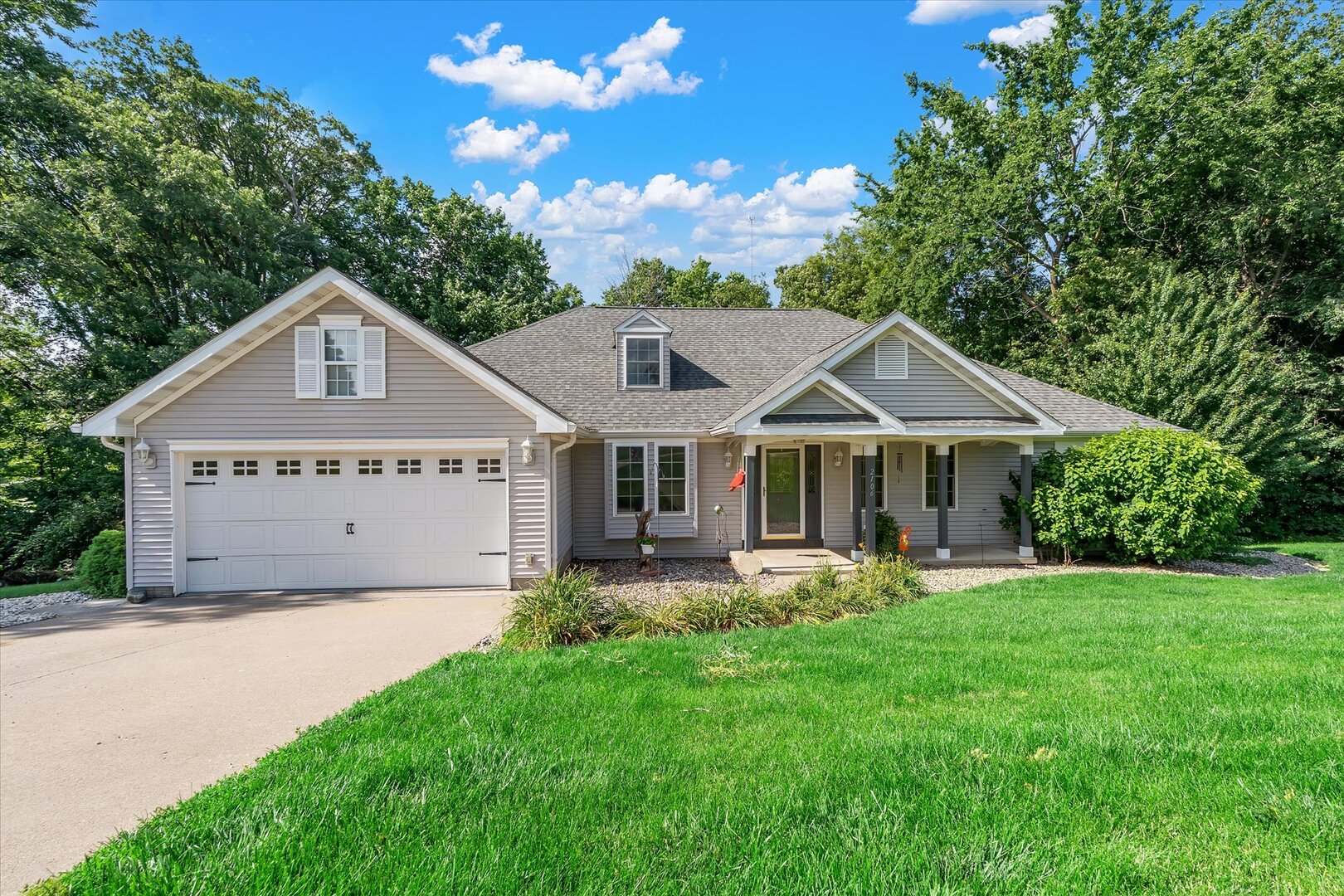 2106 Skylane Drive Property Photo 1