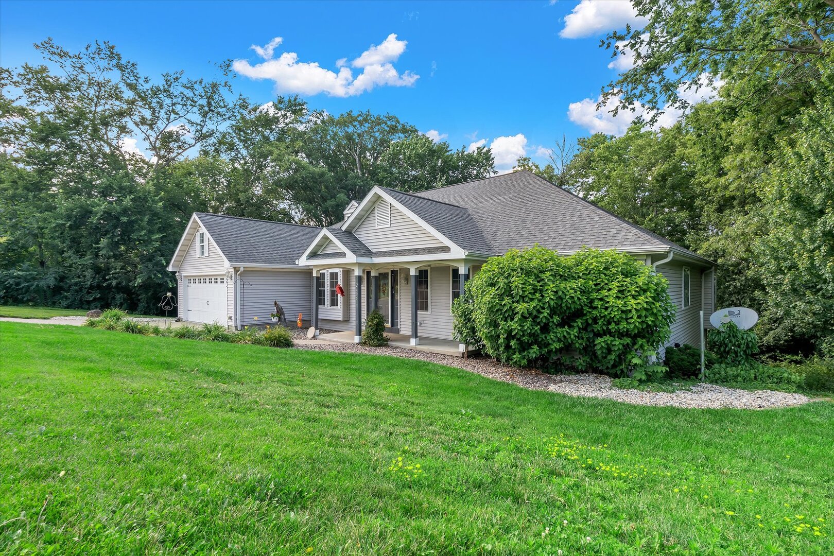 2106 Skylane Drive Property Photo 2
