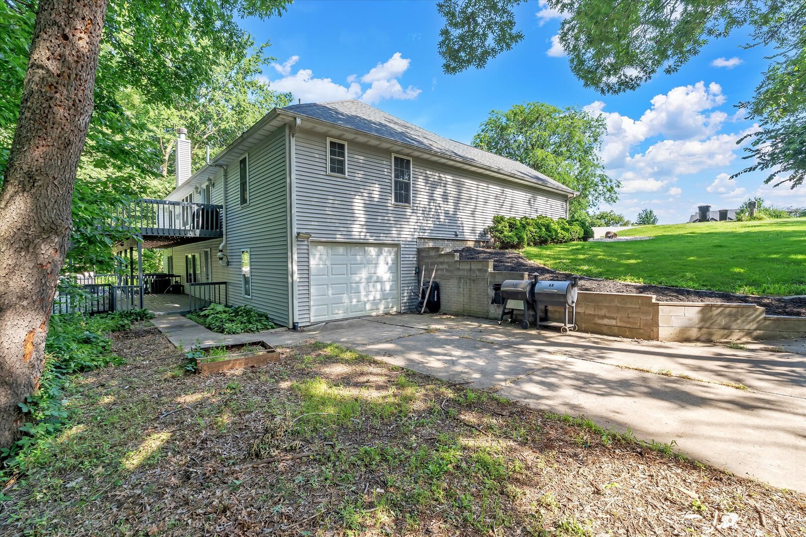 2106 Skylane Drive Property Photo 8