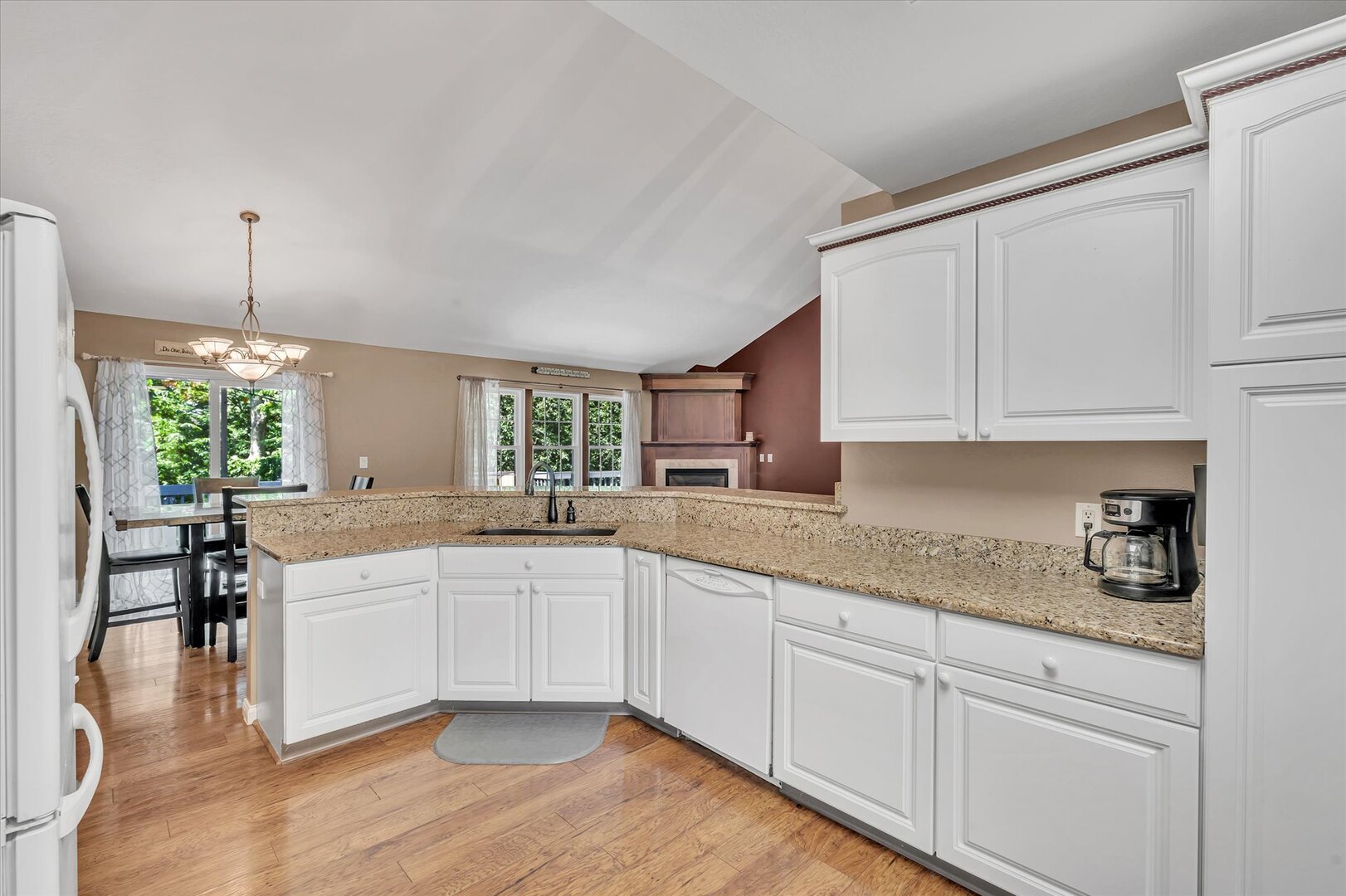 2106 Skylane Drive Property Photo 22