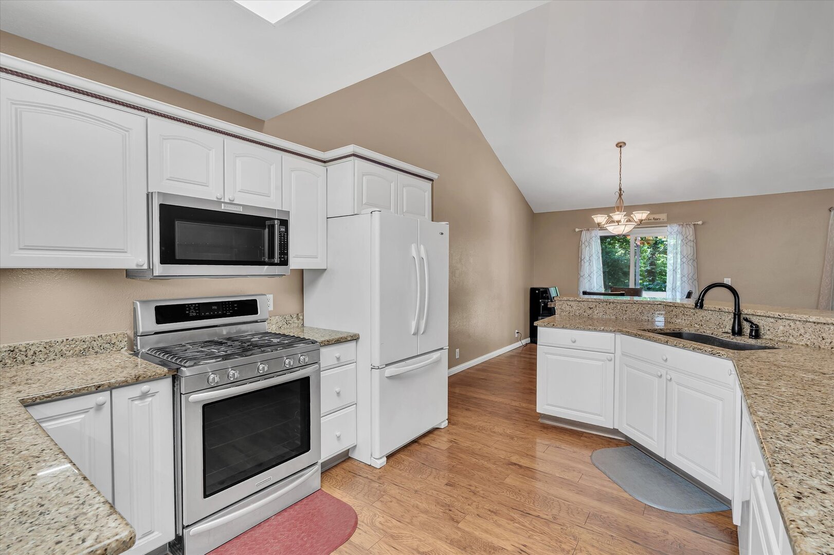 2106 Skylane Drive Property Photo 23