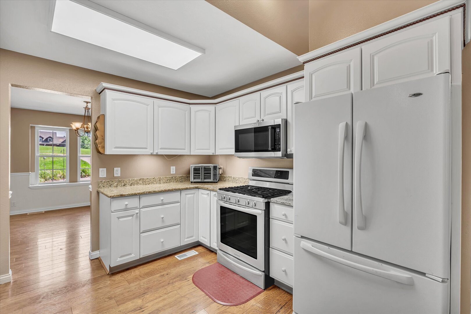 2106 Skylane Drive Property Photo 25
